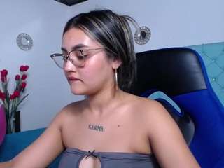 le modèle antonellasweetlittle est en webcam porno dans un show sur le site camsoda, il possède les tags suivants: ass-bouncing,lush,toys,thin,tattoos,solo,orgasm,no smoking,bedroom,no drinking,lovense,lingerie,full-nudity,facial piercings,cum-in-pussy,creampie,brown eyes,black hair,hd,latina