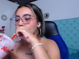 antonellasweetlittle's CamSoda show and profile