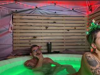 Live webcam model backitupwrennd on Soda Cams