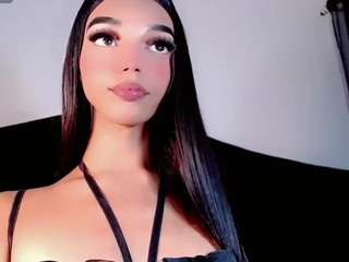 danidollsex's CamSoda show and profile