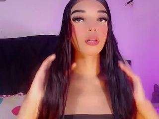 danidollsex's CamSoda show and profile