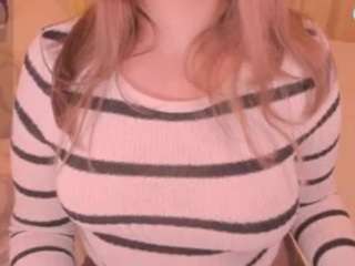 le modèle kira-m est en webcam porno dans un show sur le site camsoda, il possède les tags suivants: ass,pov,twerk,tease,strip,spanking,spank,shaved pussy,sexting,sex-toys,asshole,pussy,normal,natural,lush,green eyes,flashing,fingers,feet,control