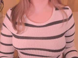 kira-m's CamSoda show and profile