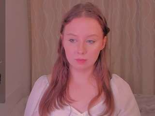 kira-m live webcam show