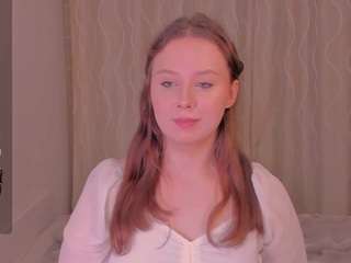 kira-m live webcam show