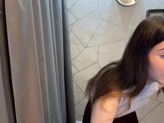 Este modelo está en vivo ahora. loragorgeous