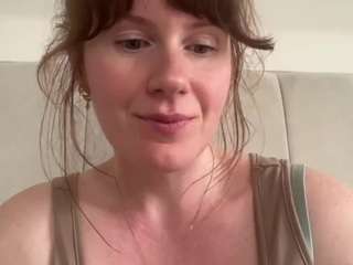 naughty-rosie's CamSoda show and profile