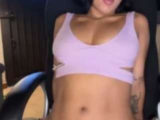 Live webcam model macarenna1 on Soda Cams