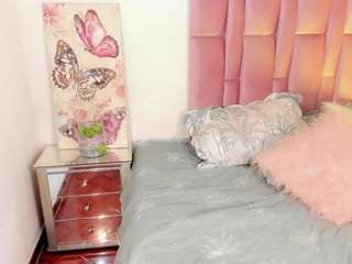 paola-lombardi webcam model