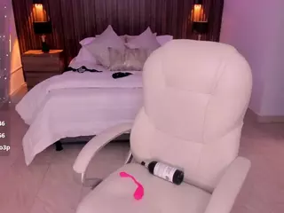 karlaa-james's Live Sex Cam Show