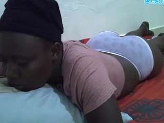 shanval's CamSoda show and profile