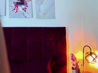 anthonelaa Live Webcam on CamSoda