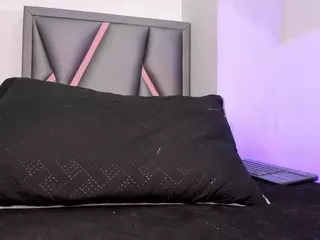 Felicity-1's Live Sex Cam Show