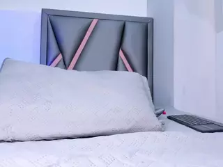 Felicity-1's Live Sex Cam Show