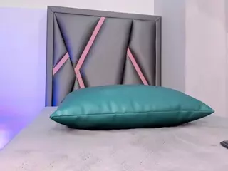 Felicity-1's Live Sex Cam Show