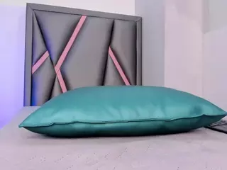 Felicity-1's Live Sex Cam Show