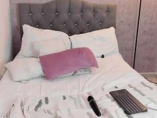  gia-watsonn chat room