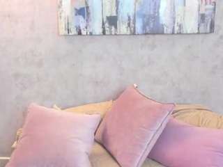 gia-watsonn Live Webcam on CamSoda