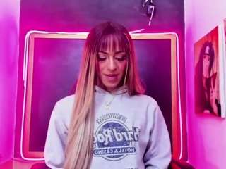 isabella-pitts Live Webcam on CamSoda