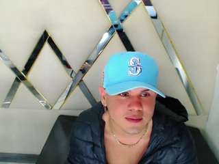 breyklever from CamSoda is Freechat