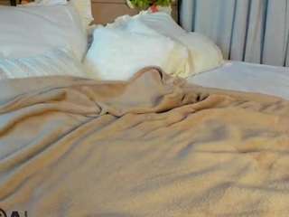 dearly-emily webcam model
