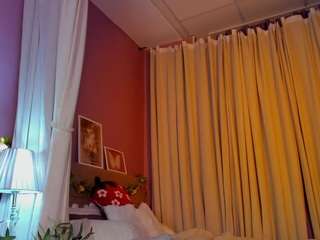 Emily live cam preview