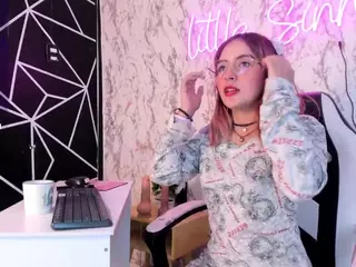LITTLE-SIN's Live Sex Cam Show