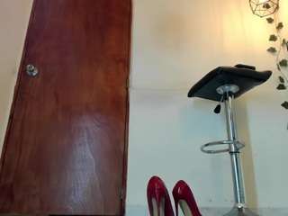 aitana-purple webcam