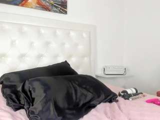 cocoqueenn Live Webcam on CamSoda