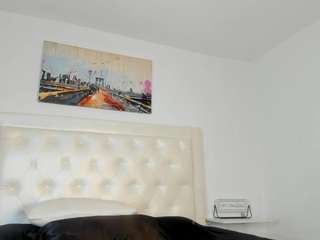 cocoqueenn Live Webcam on CamSoda