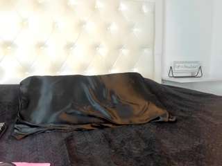 cocoqueenn Live Webcam on CamSoda