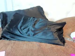 cocoqueenn Live Webcam on CamSoda