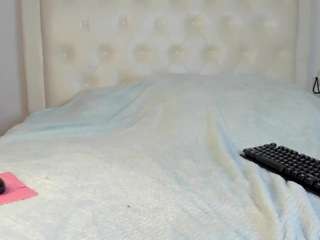 cocoqueenn's CamSoda show and profile