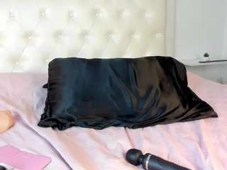 cocoqueenn Live Webcam on CamSoda