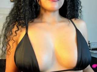 cocoqueenn live webcam show