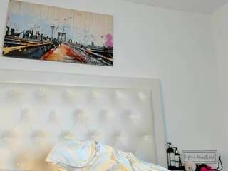 cocoqueenn live webcam show