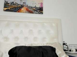 cocoqueenn live webcam show