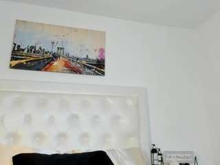 cocoqueenn live webcam show