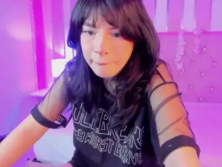 KiraHart's Live Sex Cam Show