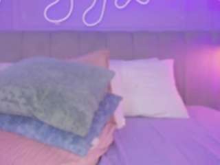 mai-higurashi's CamSoda show and profile