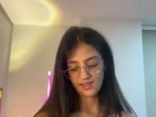 miadesire Live Webcam on CamSoda