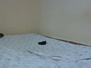 pretty-bellah's CamSoda show and profile