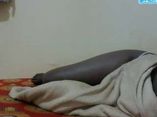 le modèle pretty-bellah est en webcam porno dans un show sur le site camsoda, il possède les tags suivants: ahegao,public,flashing,handjob,living room,lush,naked,pov,pussy,amateur,sexy,spank,squirter,strip,tease,twerk,voyeur,fingers,fingering,fetish