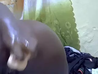 pretty-bellah's Live Sex Cam Show