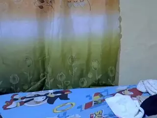 pretty-bellah's Live Sex Cam Show
