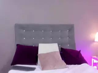SARAH REYES's Live Sex Cam Show