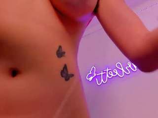 scarleett-jones Live Webcam on CamSoda