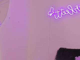 Scarleett-Jones