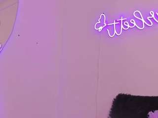 Scarleett-Jones