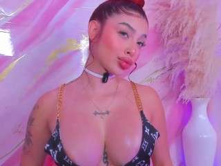 scarleett-jones Live Webcam on CamSoda